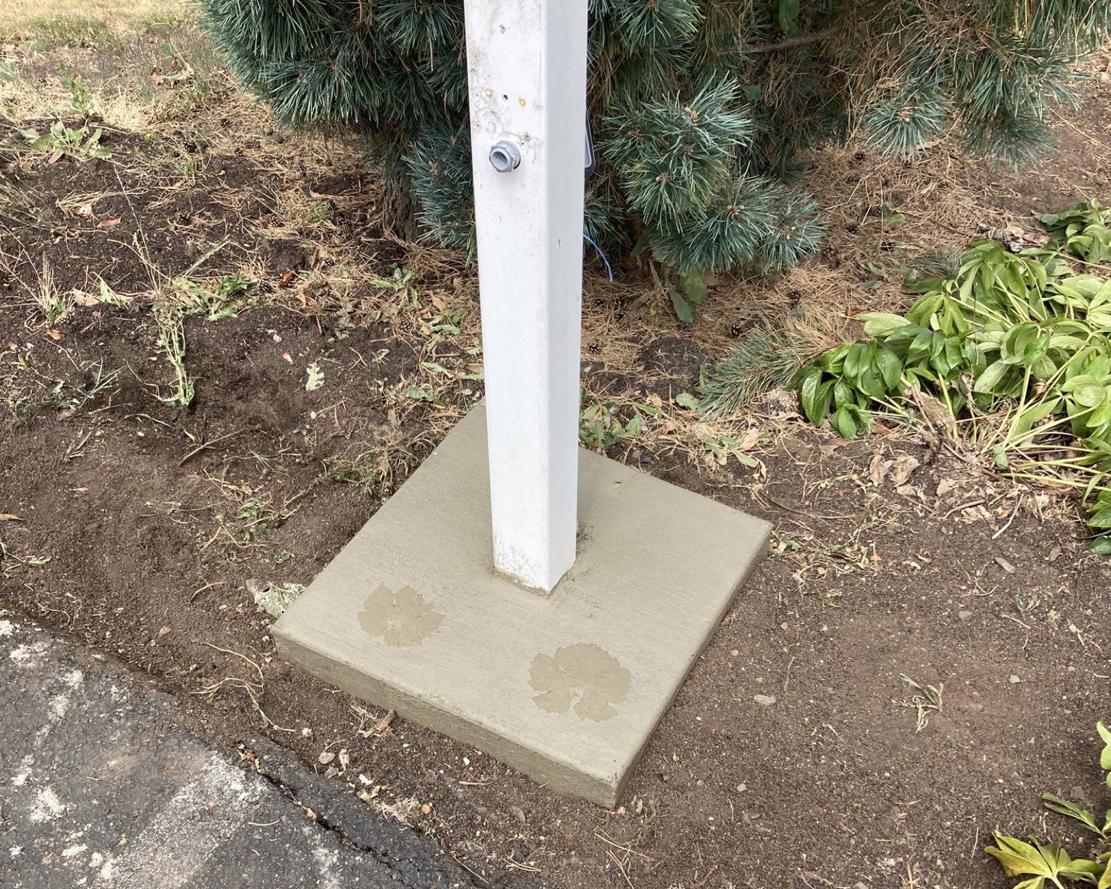 Monument sign foundation